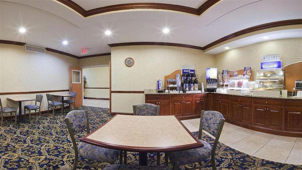 Holiday Inn Express Jamestown By Ihg Екстериор снимка