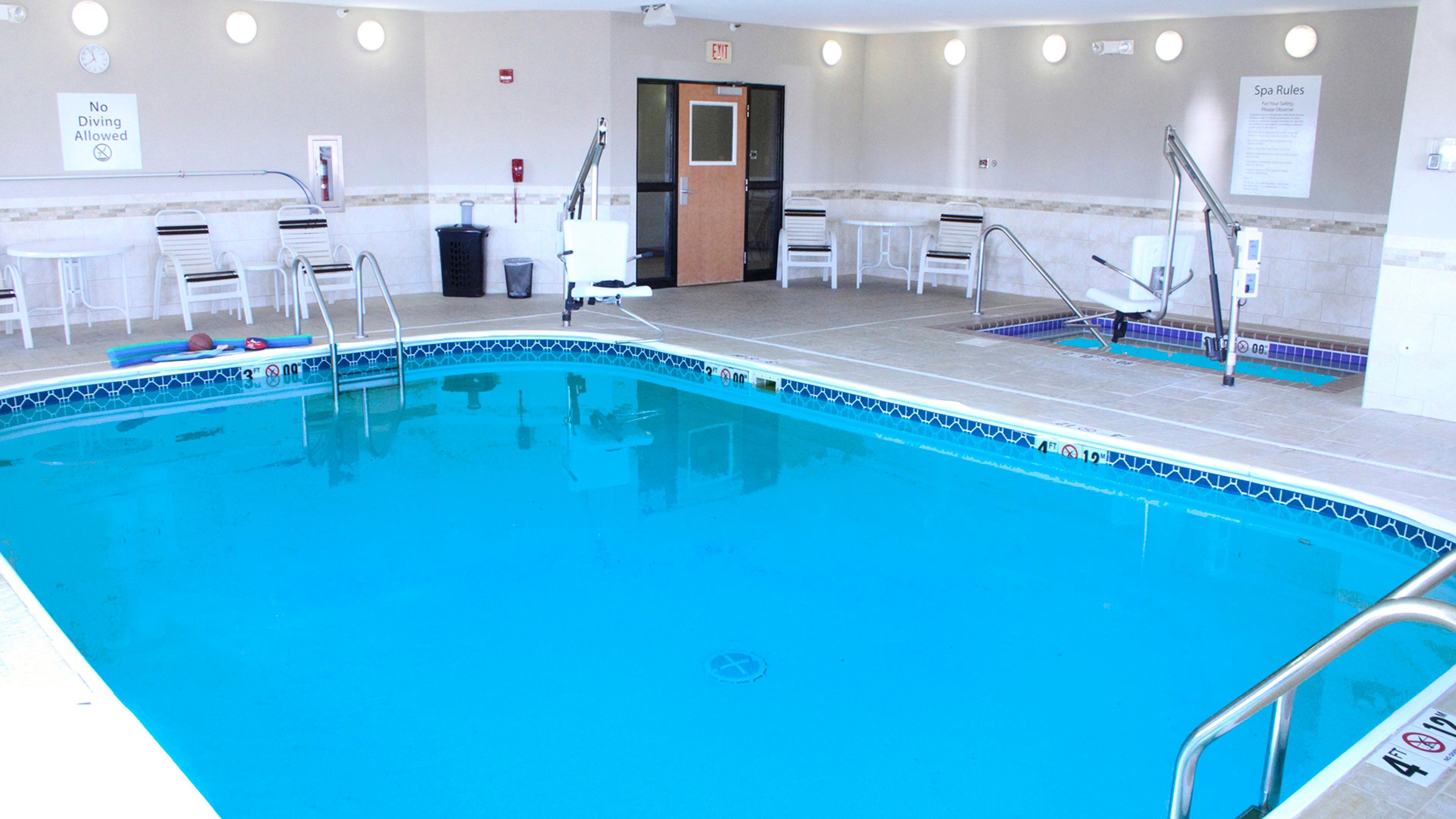 Holiday Inn Express Jamestown By Ihg Екстериор снимка