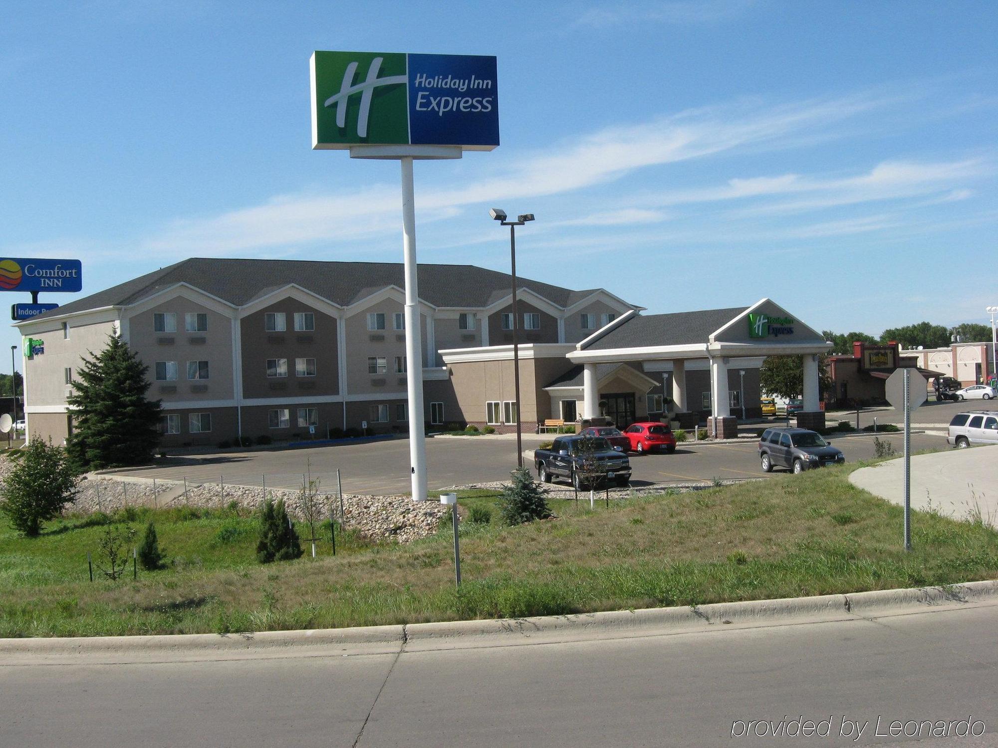 Holiday Inn Express Jamestown By Ihg Екстериор снимка