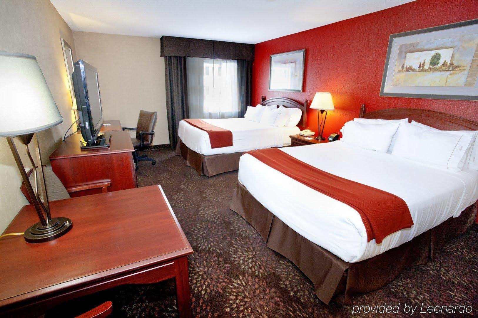 Holiday Inn Express Jamestown By Ihg Екстериор снимка